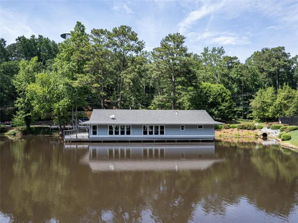 6695 Chesapeake Point Nw, Sandy Springs, Georgia 30328, 6 Bedrooms Bedrooms, ,3 BathroomsBathrooms,Residential,Sold,6695 Chesapeake Point Nw,7049025