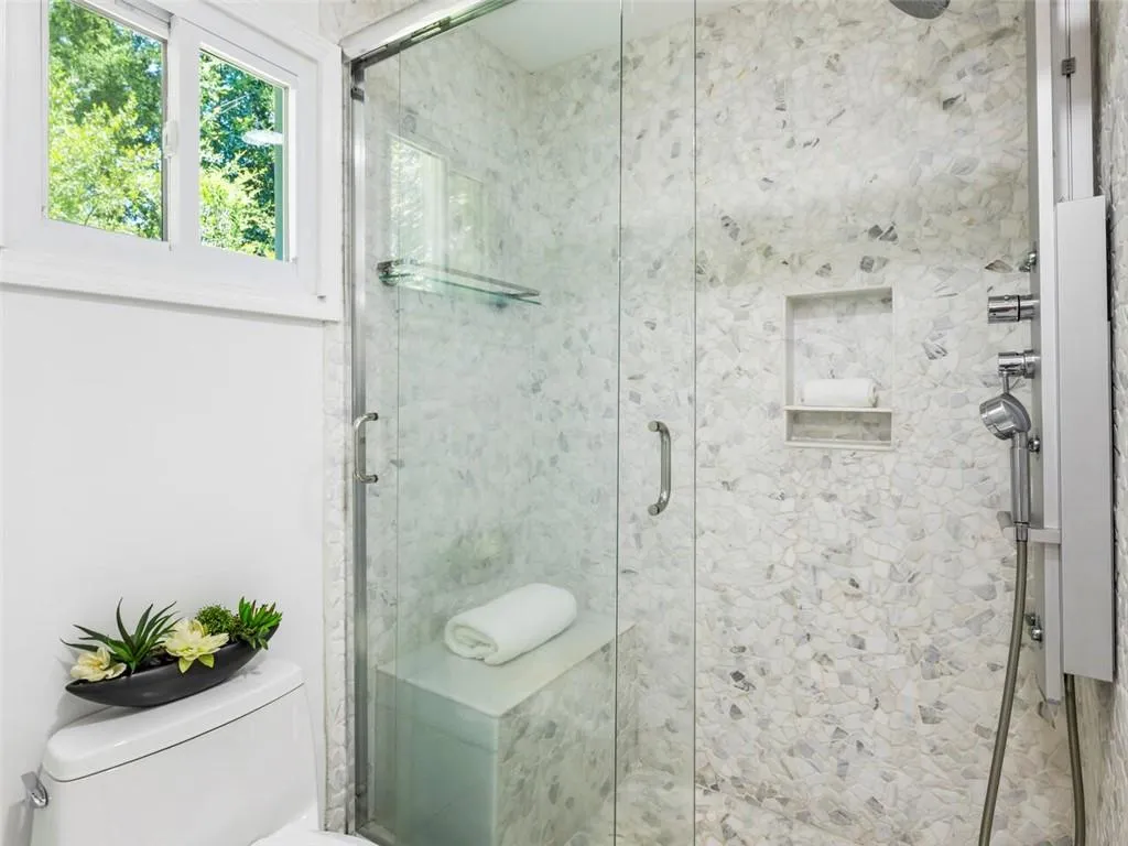 6695 Chesapeake Point Nw, Sandy Springs, Georgia 30328, 6 Bedrooms Bedrooms, ,3 BathroomsBathrooms,Residential,Sold,6695 Chesapeake Point Nw,7049025