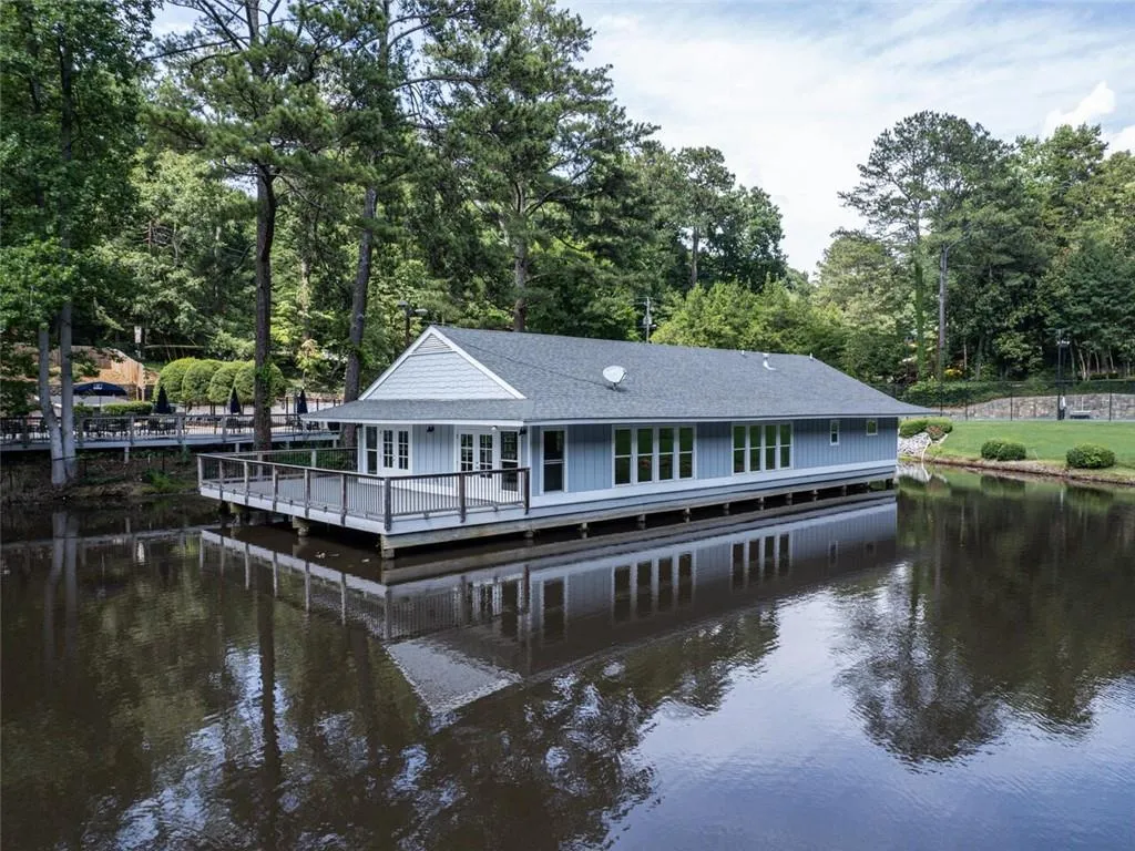 6695 Chesapeake Point Nw, Sandy Springs, Georgia 30328, 6 Bedrooms Bedrooms, ,3 BathroomsBathrooms,Residential,Sold,6695 Chesapeake Point Nw,7049025