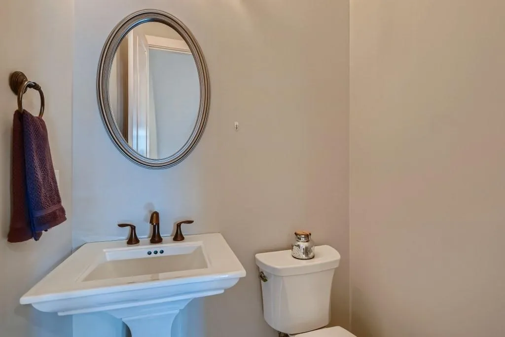 305 Alderwood Lane, Sandy Springs, Georgia 30328, 3 Bedrooms Bedrooms, ,3 BathroomsBathrooms,Residential,Sold,305 Alderwood Lane,7020149