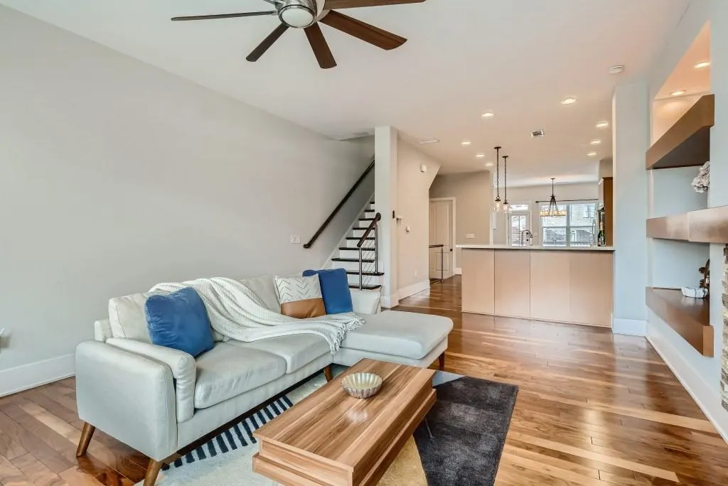 305 Alderwood Lane, Sandy Springs, Georgia 30328, 3 Bedrooms Bedrooms, ,3 BathroomsBathrooms,Residential,Sold,305 Alderwood Lane,7020149