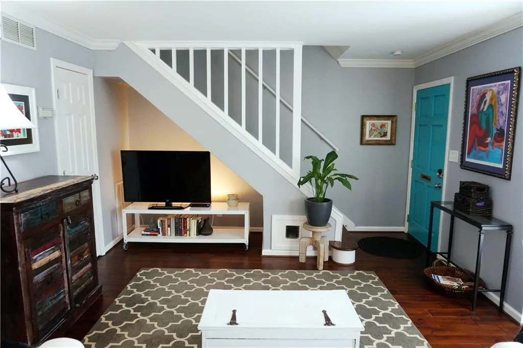 136 Peachtree Memorial Drive Nw Unit Nh-4, Atlanta, Georgia 30309, 2 Bedrooms Bedrooms, ,1 BathroomBathrooms,Residential,Sold,136 Peachtree Memorial Drive Nw Unit Nh-4,5825564