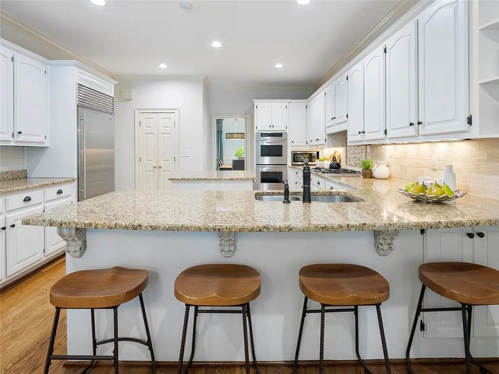 115 Old Stratton Chase, Atlanta, Georgia 30328, 6 Bedrooms Bedrooms, ,5 BathroomsBathrooms,Residential,Sold,115 Old Stratton Chase,6949505