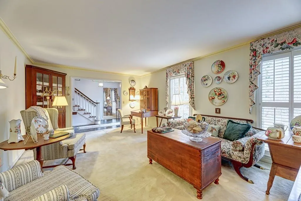 7545 Spalding Lane, Sandy Springs, Georgia 30350, 5 Bedrooms Bedrooms, ,2 BathroomsBathrooms,Residential,Sold,7545 Spalding Lane,6859799