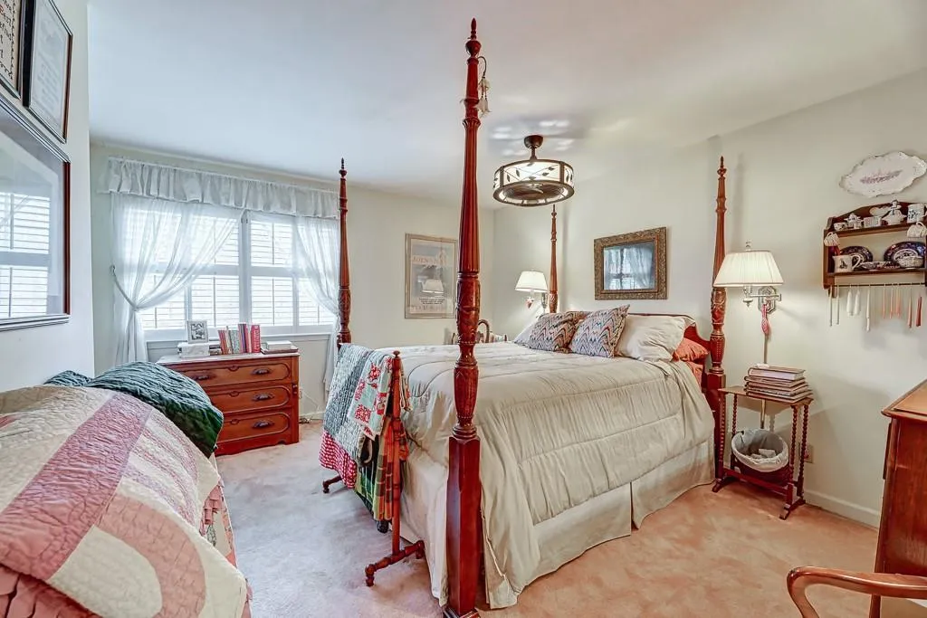 7545 Spalding Lane, Sandy Springs, Georgia 30350, 5 Bedrooms Bedrooms, ,2 BathroomsBathrooms,Residential,Sold,7545 Spalding Lane,6859799