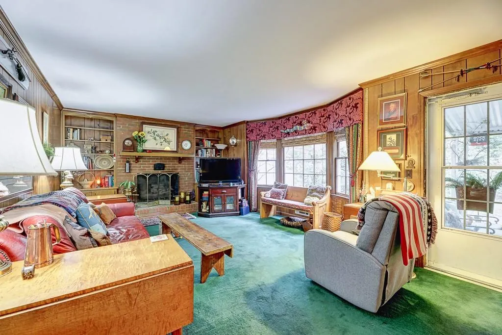 7545 Spalding Lane, Sandy Springs, Georgia 30350, 5 Bedrooms Bedrooms, ,2 BathroomsBathrooms,Residential,Sold,7545 Spalding Lane,6859799