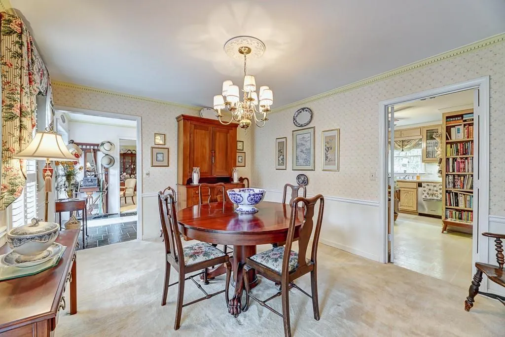 7545 Spalding Lane, Sandy Springs, Georgia 30350, 5 Bedrooms Bedrooms, ,2 BathroomsBathrooms,Residential,Sold,7545 Spalding Lane,6859799