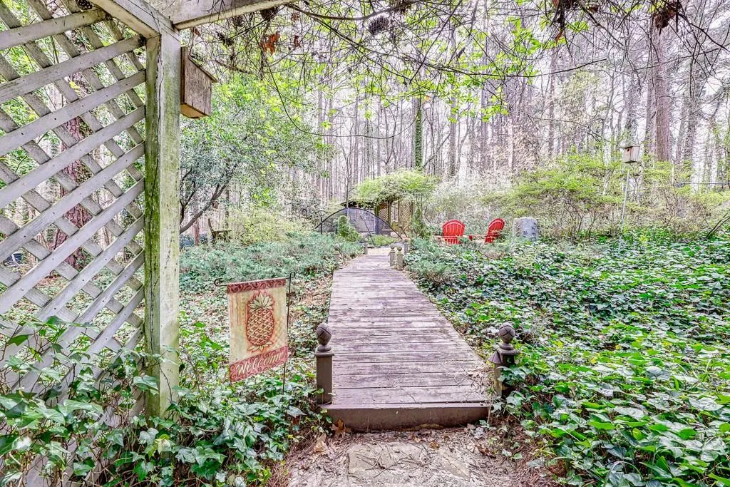 7545 Spalding Lane, Sandy Springs, Georgia 30350, 5 Bedrooms Bedrooms, ,2 BathroomsBathrooms,Residential,Sold,7545 Spalding Lane,6859799