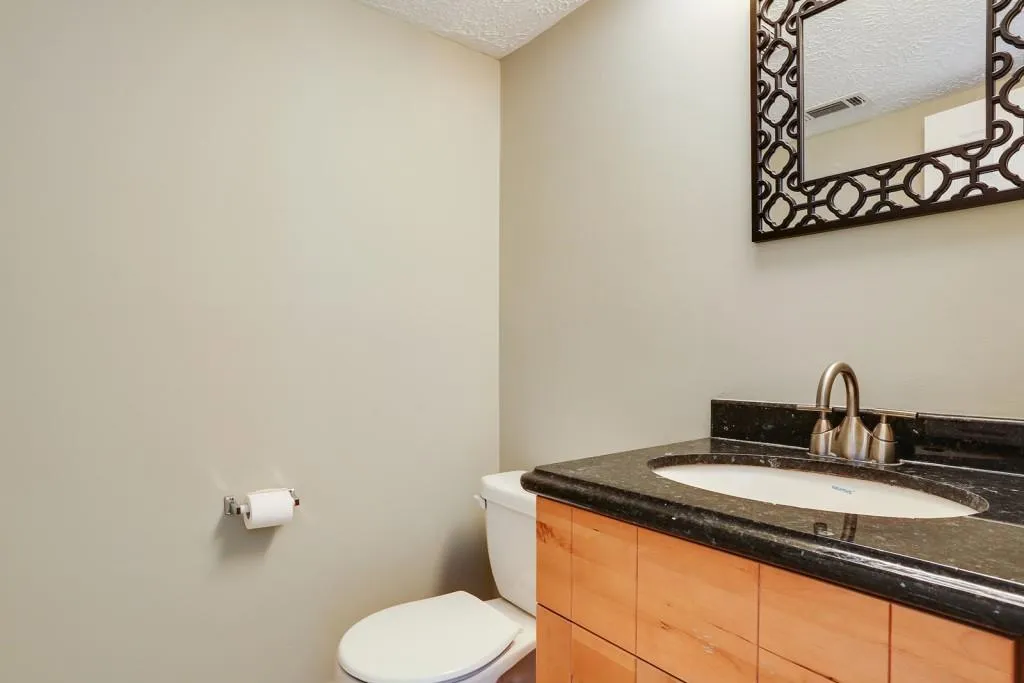 7750 Roswell Road Unit 2a, Sandy Springs, Georgia 30350, 2 Bedrooms Bedrooms, ,1 BathroomBathrooms,Residential,Sold,7750 Roswell Road Unit 2a,5882303