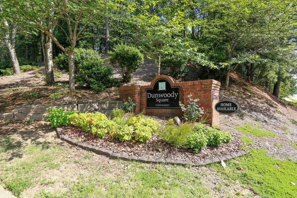 7750 Roswell Road Unit 2a, Sandy Springs, Georgia 30350, 2 Bedrooms Bedrooms, ,1 BathroomBathrooms,Residential,Sold,7750 Roswell Road Unit 2a,5882303