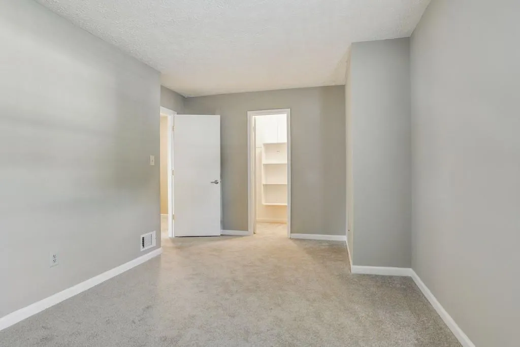 7750 Roswell Road Unit 2a, Sandy Springs, Georgia 30350, 2 Bedrooms Bedrooms, ,1 BathroomBathrooms,Residential,Sold,7750 Roswell Road Unit 2a,5882303