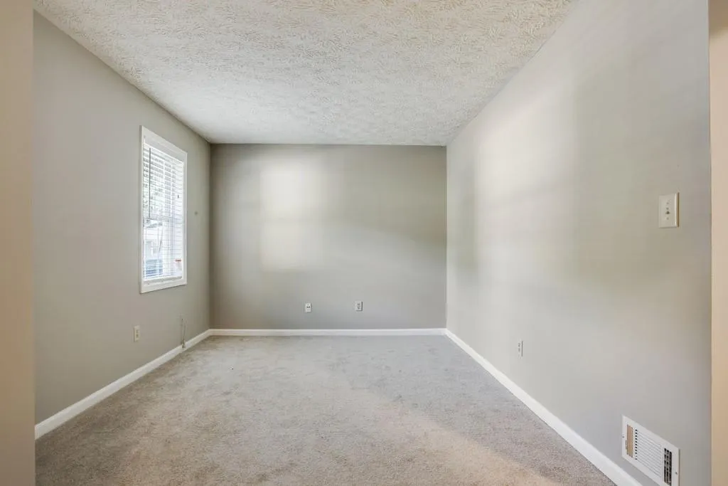 7750 Roswell Road Unit 2a, Sandy Springs, Georgia 30350, 2 Bedrooms Bedrooms, ,1 BathroomBathrooms,Residential,Sold,7750 Roswell Road Unit 2a,5882303