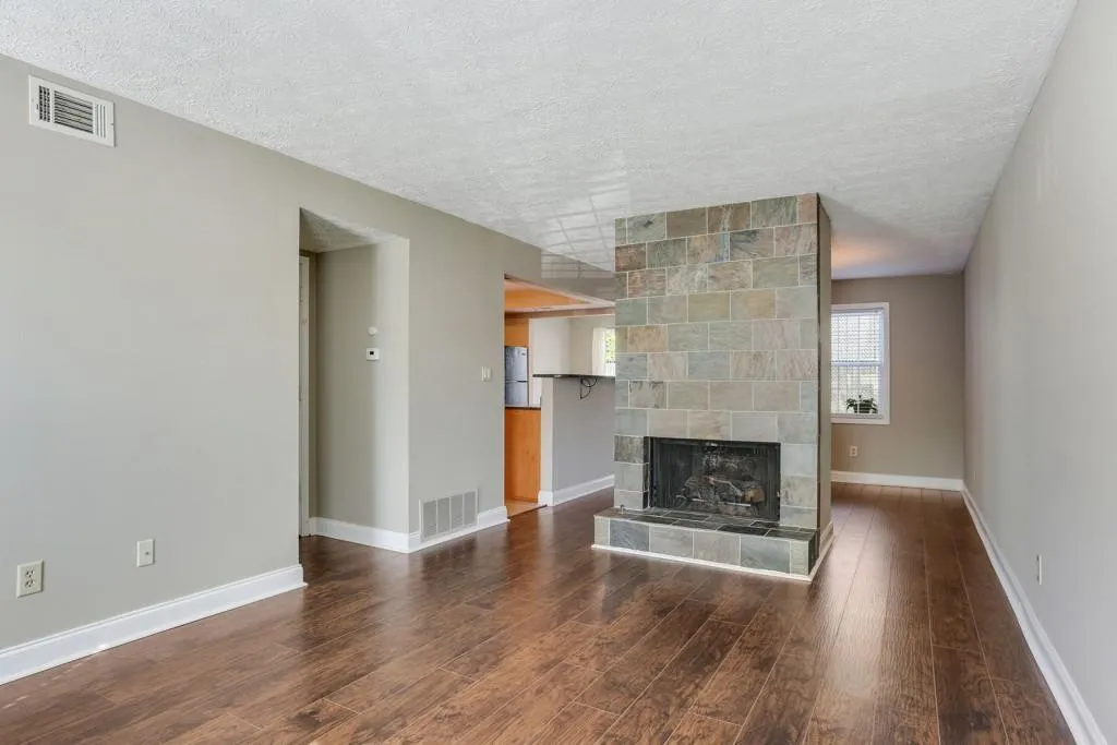 7750 Roswell Road Unit 2a, Sandy Springs, Georgia 30350, 2 Bedrooms Bedrooms, ,1 BathroomBathrooms,Residential,Sold,7750 Roswell Road Unit 2a,5882303