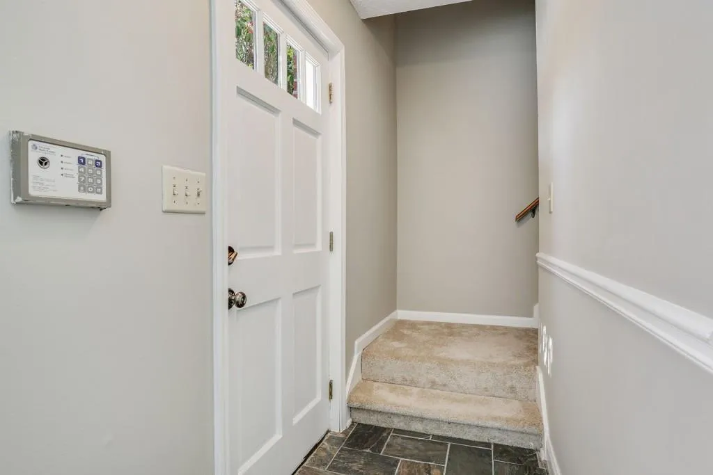 7750 Roswell Road Unit 2a, Sandy Springs, Georgia 30350, 2 Bedrooms Bedrooms, ,1 BathroomBathrooms,Residential,Sold,7750 Roswell Road Unit 2a,5882303