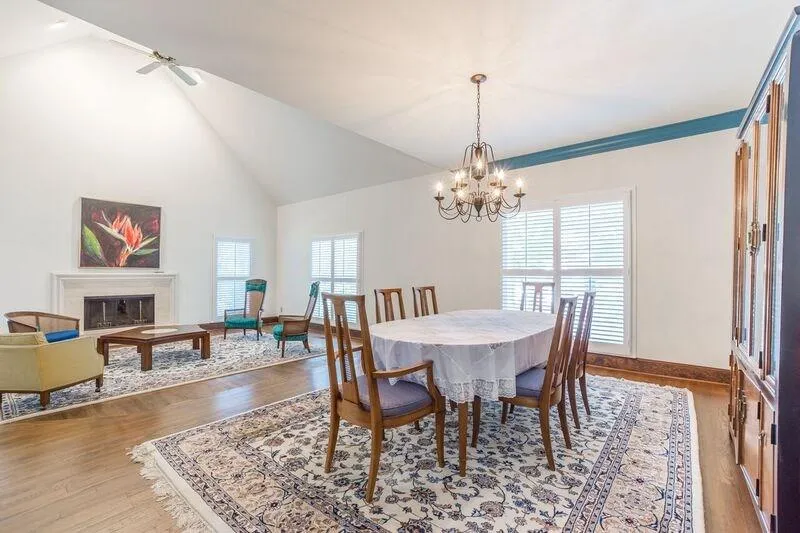 225 Wing Mill Road, Sandy Springs, Georgia 30350, 4 Bedrooms Bedrooms, ,3 BathroomsBathrooms,Residential,Sold,225 Wing Mill Road,6090080