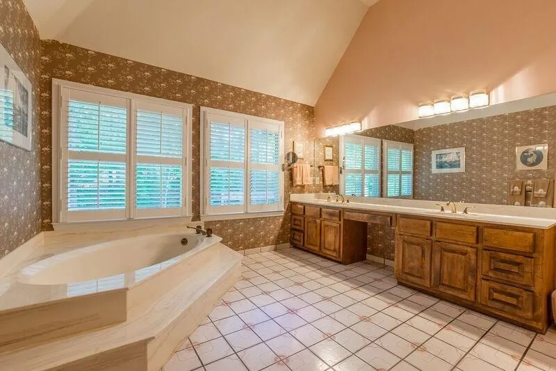 225 Wing Mill Road, Sandy Springs, Georgia 30350, 4 Bedrooms Bedrooms, ,3 BathroomsBathrooms,Residential,Sold,225 Wing Mill Road,6090080