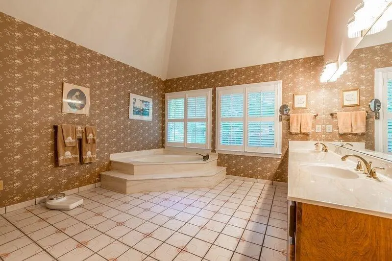 225 Wing Mill Road, Sandy Springs, Georgia 30350, 4 Bedrooms Bedrooms, ,3 BathroomsBathrooms,Residential,Sold,225 Wing Mill Road,6090080