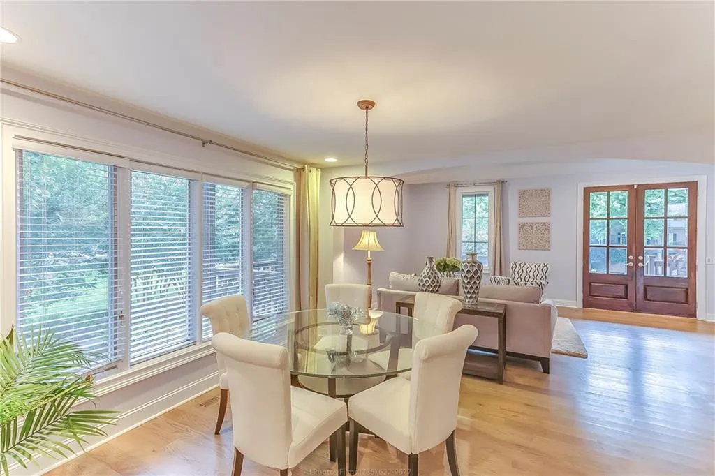 990 Riverside Trace, Atlanta, Georgia 30328, 6 Bedrooms Bedrooms, ,5 BathroomsBathrooms,Residential,Sold,990 Riverside Trace,6565869