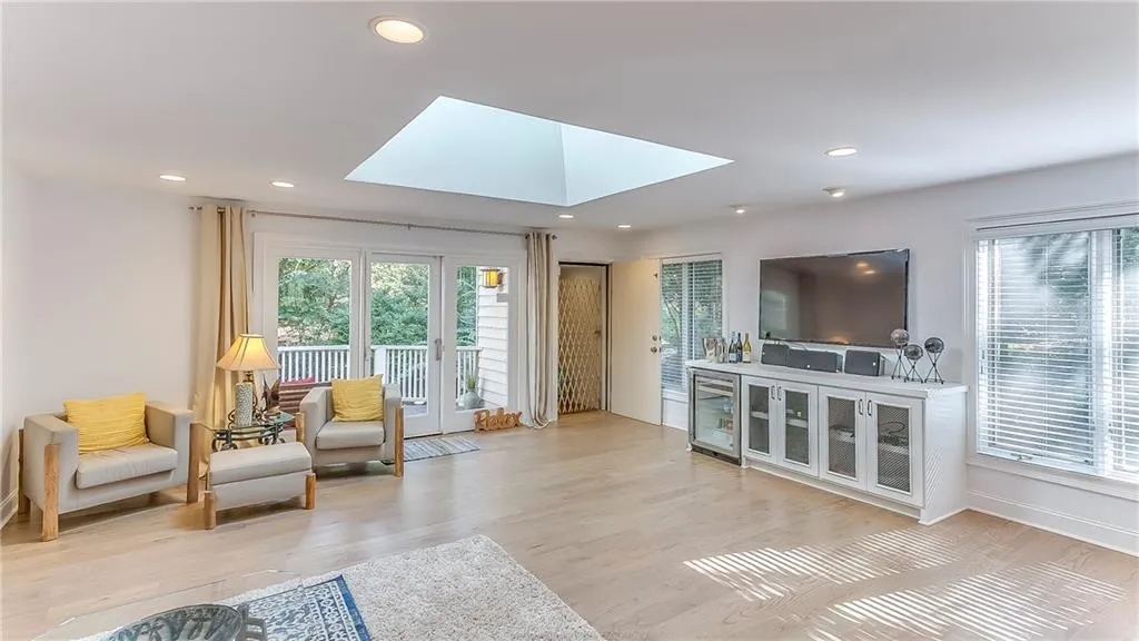 990 Riverside Trace, Atlanta, Georgia 30328, 6 Bedrooms Bedrooms, ,5 BathroomsBathrooms,Residential,Sold,990 Riverside Trace,6565869