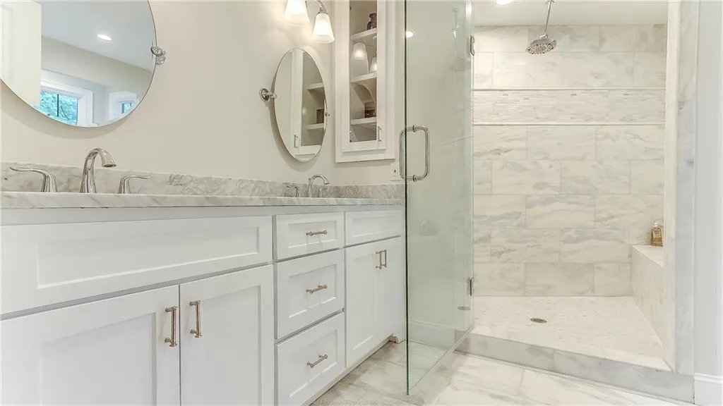 990 Riverside Trace, Atlanta, Georgia 30328, 6 Bedrooms Bedrooms, ,5 BathroomsBathrooms,Residential,Sold,990 Riverside Trace,6565869