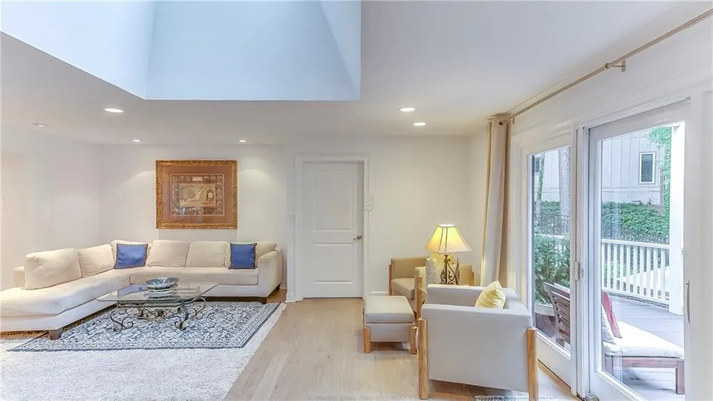 990 Riverside Trace, Atlanta, Georgia 30328, 6 Bedrooms Bedrooms, ,5 BathroomsBathrooms,Residential,Sold,990 Riverside Trace,6565869