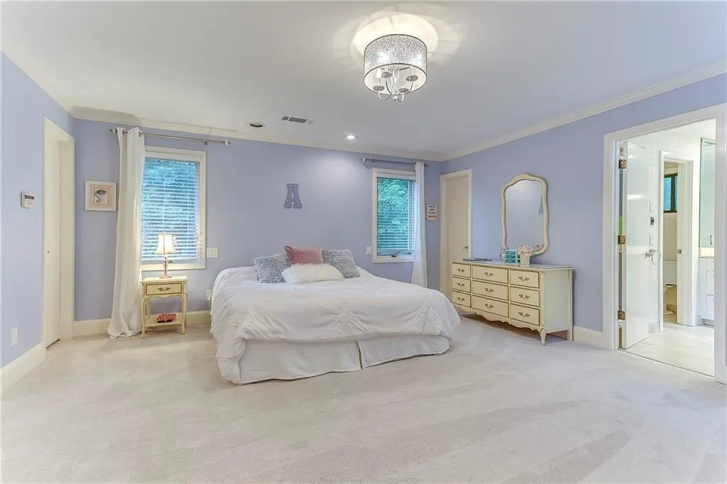 990 Riverside Trace, Atlanta, Georgia 30328, 6 Bedrooms Bedrooms, ,5 BathroomsBathrooms,Residential,Sold,990 Riverside Trace,6565869