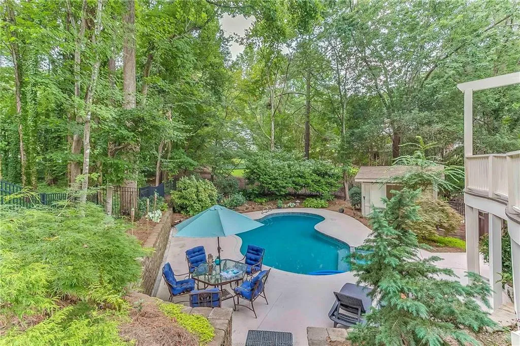 990 Riverside Trace, Atlanta, Georgia 30328, 6 Bedrooms Bedrooms, ,5 BathroomsBathrooms,Residential,Sold,990 Riverside Trace,6565869