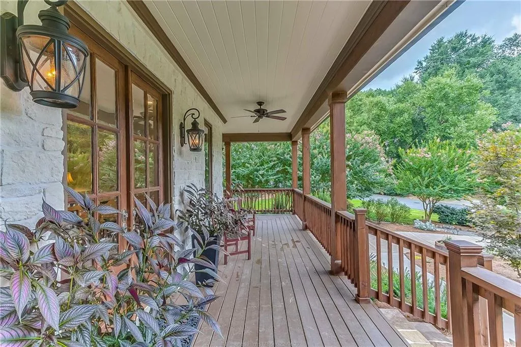 990 Riverside Trace, Atlanta, Georgia 30328, 6 Bedrooms Bedrooms, ,5 BathroomsBathrooms,Residential,Sold,990 Riverside Trace,6565869