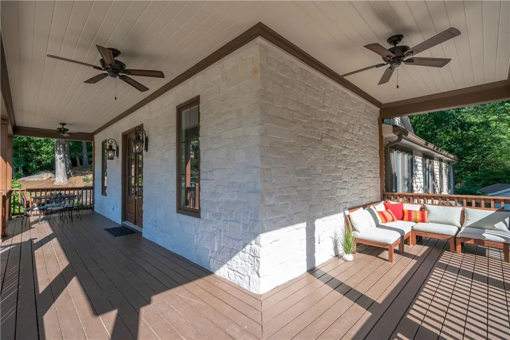 990 Riverside Trace, Atlanta, Georgia 30328, 6 Bedrooms Bedrooms, ,5 BathroomsBathrooms,Residential,Sold,990 Riverside Trace,6565869