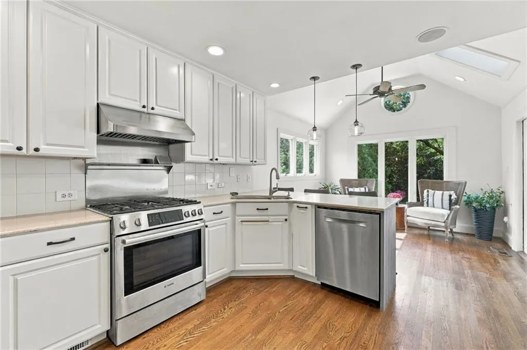 656 Darlington Road Ne, Atlanta, Georgia 30305, 3 Bedrooms Bedrooms, 0 ,2 BathroomsBathrooms,Residential,For Sale,656 Darlington Road Ne,7837946