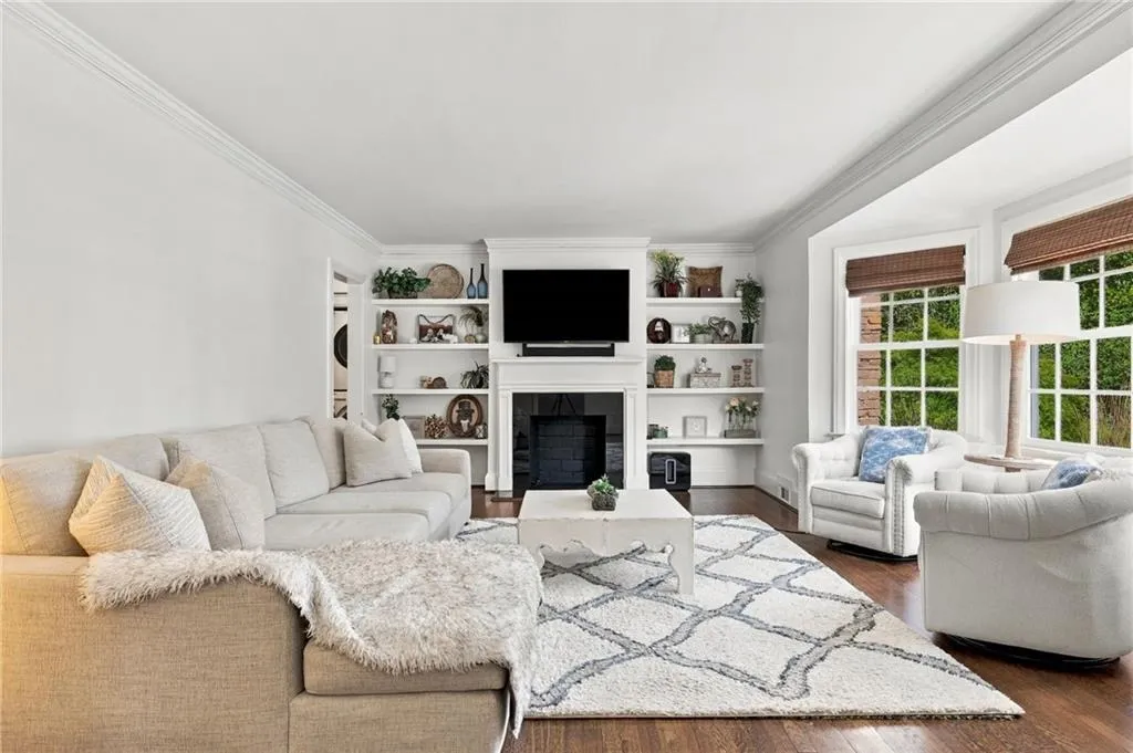 656 Darlington Road Ne, Atlanta, Georgia 30305, 3 Bedrooms Bedrooms, 0 ,2 BathroomsBathrooms,Residential,For Sale,656 Darlington Road Ne,7837946
