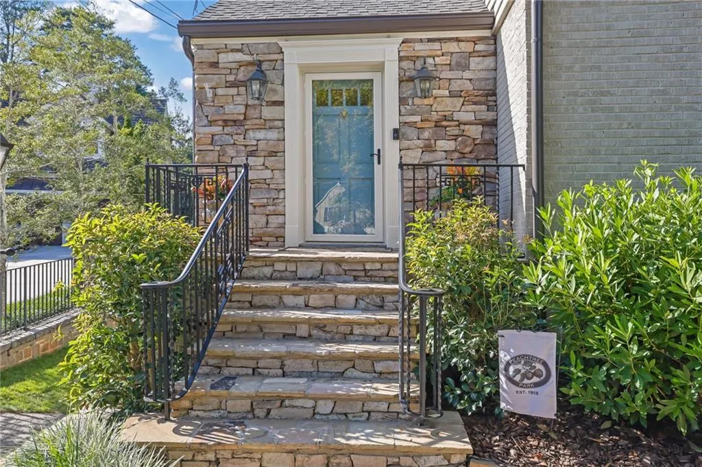 656 Darlington Road Ne, Atlanta, Georgia 30305, 3 Bedrooms Bedrooms, 0 ,2 BathroomsBathrooms,Residential,For Sale,656 Darlington Road Ne,7837946
