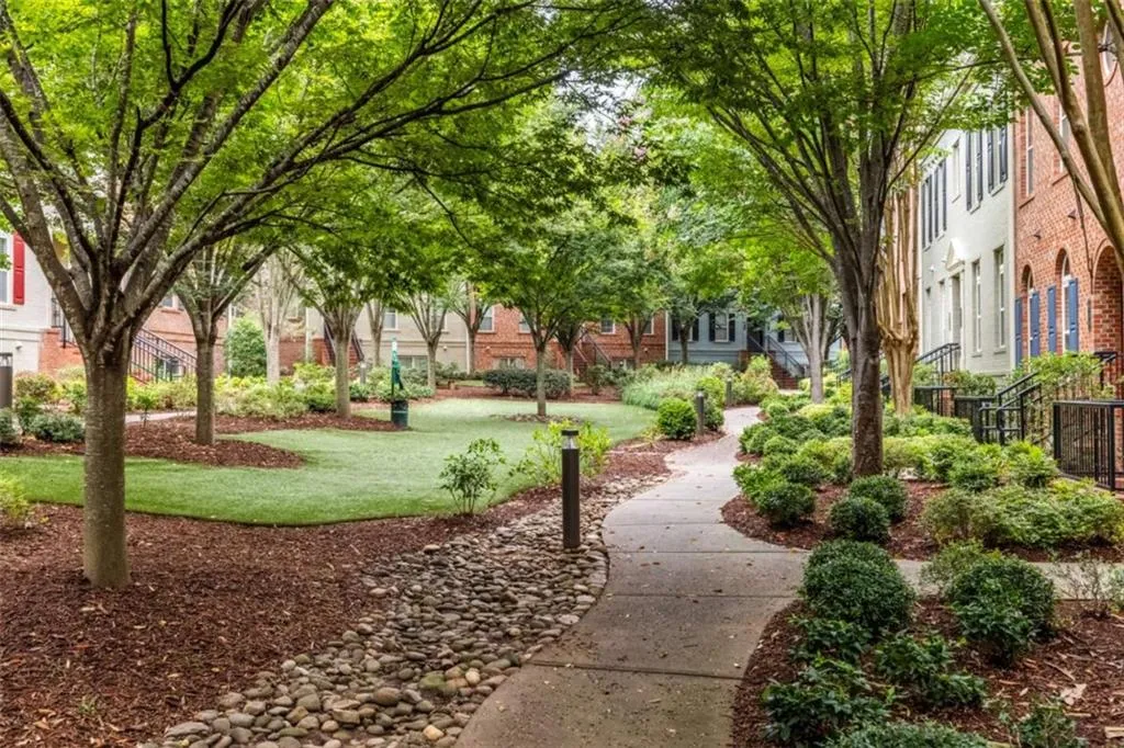 853 Perennial Drive, Atlanta, Georgia 30328, 3 Bedrooms Bedrooms, ,2 BathroomsBathrooms,Residential,For Sale,853 Perennial Drive,7625273