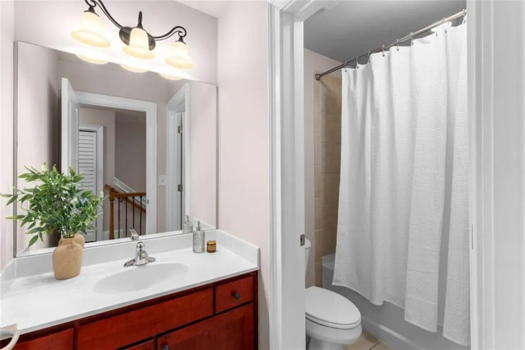 853 Perennial Drive, Atlanta, Georgia 30328, 3 Bedrooms Bedrooms, ,2 BathroomsBathrooms,Residential,For Sale,853 Perennial Drive,7625273
