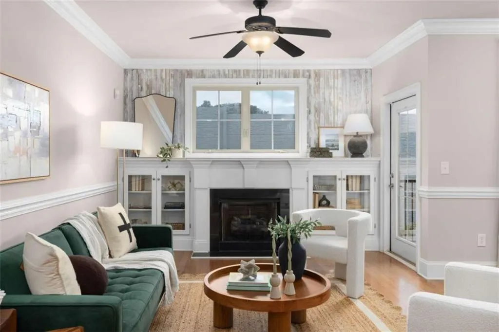 853 Perennial Drive, Atlanta, Georgia 30328, 3 Bedrooms Bedrooms, ,2 BathroomsBathrooms,Residential,For Sale,853 Perennial Drive,7625273