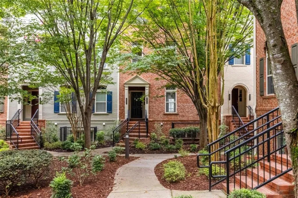 853 Perennial Drive, Atlanta, Georgia 30328, 3 Bedrooms Bedrooms, ,2 BathroomsBathrooms,Residential,For Sale,853 Perennial Drive,7625273
