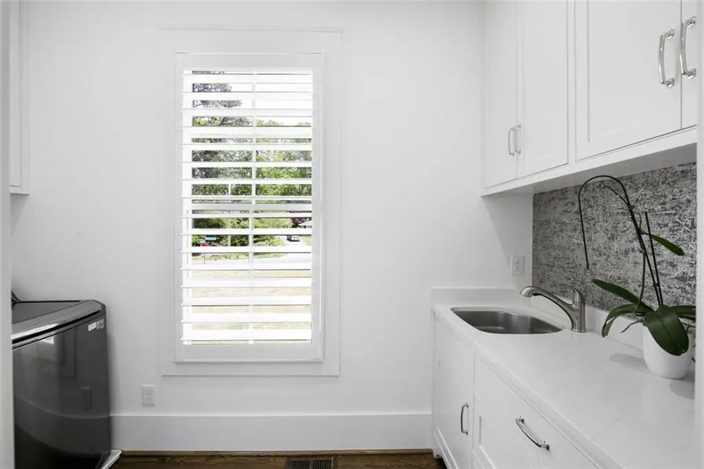 6860 Heathfield Drive Nw, Sandy Springs, Georgia 30328, 5 Bedrooms Bedrooms, ,5 BathroomsBathrooms,Residential,Sold,6860 Heathfield Drive Nw,7479735