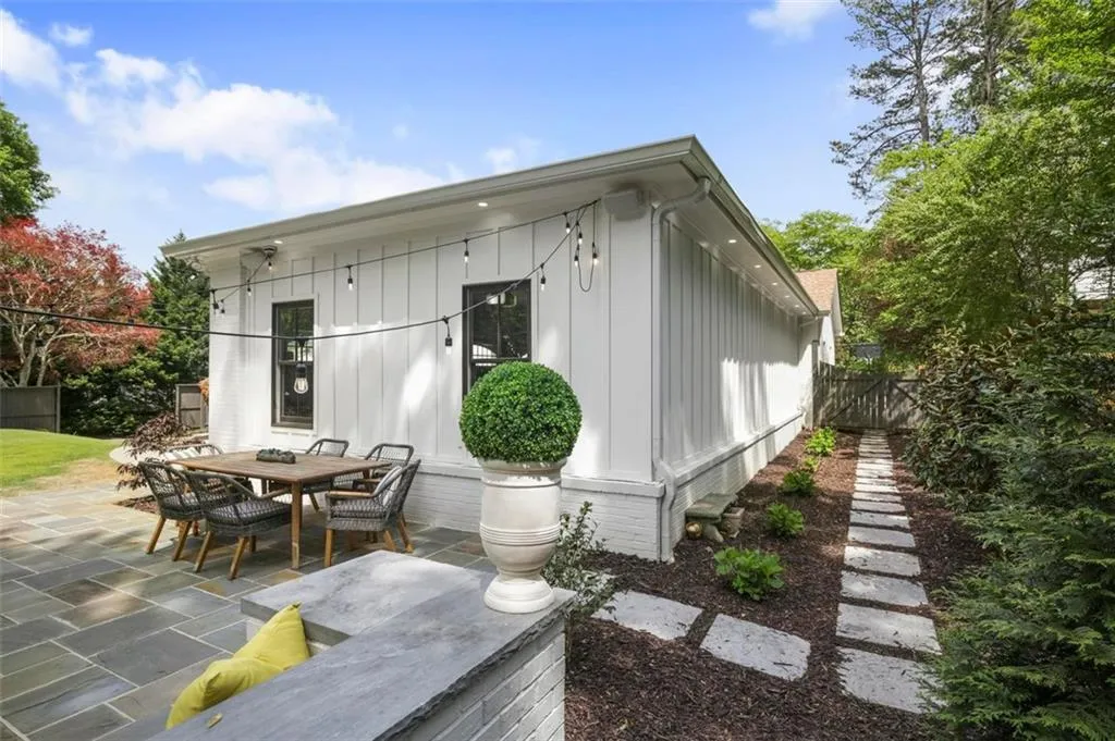 6860 Heathfield Drive Nw, Sandy Springs, Georgia 30328, 5 Bedrooms Bedrooms, ,5 BathroomsBathrooms,Residential,Sold,6860 Heathfield Drive Nw,7479735