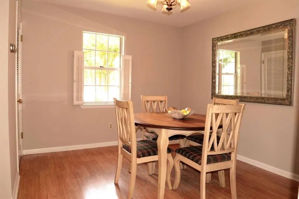 1531 Park Creek Lane Ne, Brookhaven, Georgia 30319, 2 Bedrooms Bedrooms, ,2 BathroomsBathrooms,Residential,Sold,1531 Park Creek Lane Ne,5870787