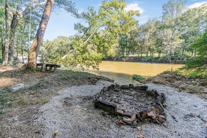 770 River Gate Drive, Atlanta, Georgia 30350, 5 Bedrooms Bedrooms, ,2 BathroomsBathrooms,Residential,Sold,770 River Gate Drive,7473577