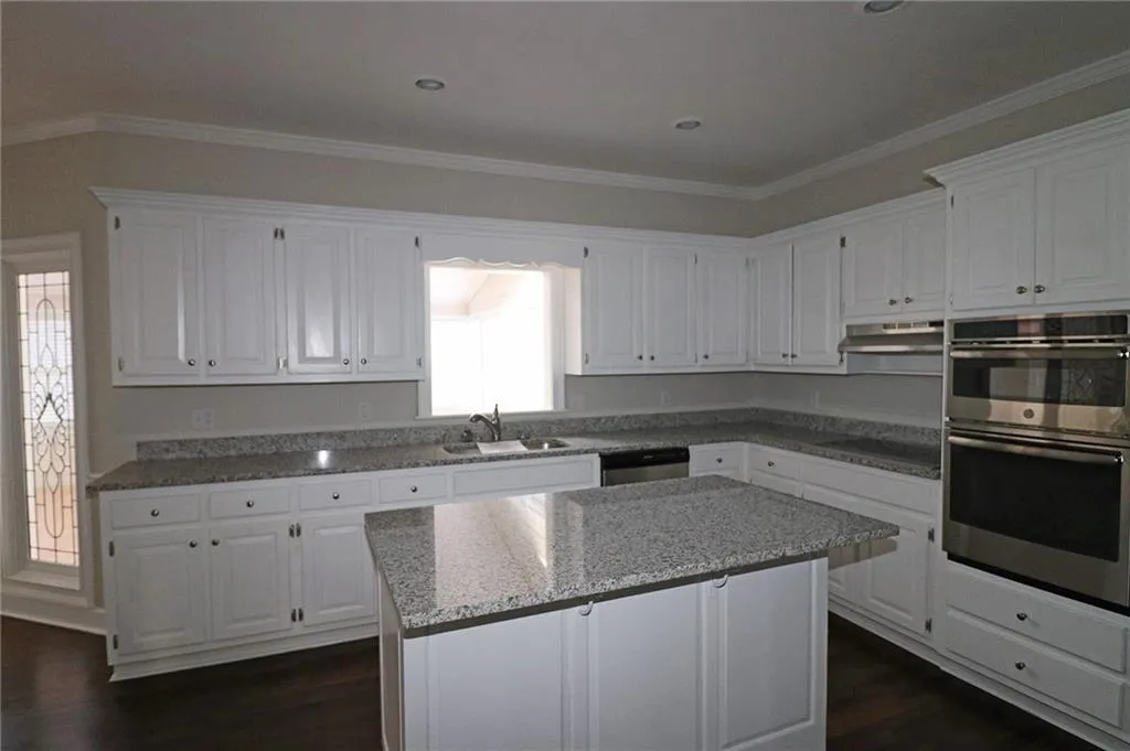 2110 Dunwoody Heritage Drive, Sandy Springs, Georgia 30350, 6 Bedrooms Bedrooms, ,5 BathroomsBathrooms,Residential,Sold,2110 Dunwoody Heritage Drive,6695307
