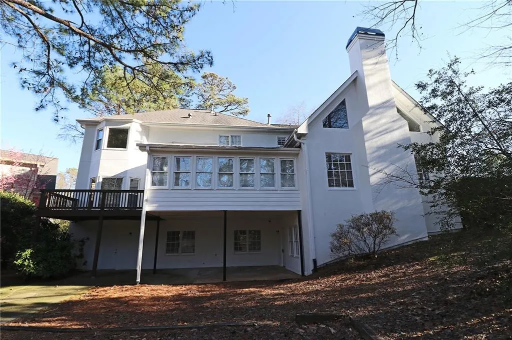 2110 Dunwoody Heritage Drive, Sandy Springs, Georgia 30350, 6 Bedrooms Bedrooms, ,5 BathroomsBathrooms,Residential,Sold,2110 Dunwoody Heritage Drive,6695307