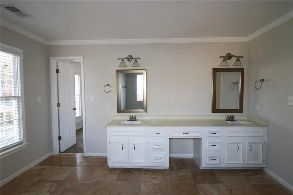 2110 Dunwoody Heritage Drive, Sandy Springs, Georgia 30350, 6 Bedrooms Bedrooms, ,5 BathroomsBathrooms,Residential,Sold,2110 Dunwoody Heritage Drive,6695307