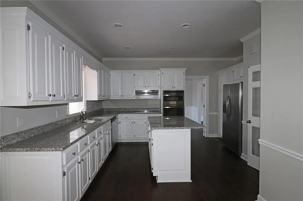 2110 Dunwoody Heritage Drive, Sandy Springs, Georgia 30350, 6 Bedrooms Bedrooms, ,5 BathroomsBathrooms,Residential,Sold,2110 Dunwoody Heritage Drive,6695307