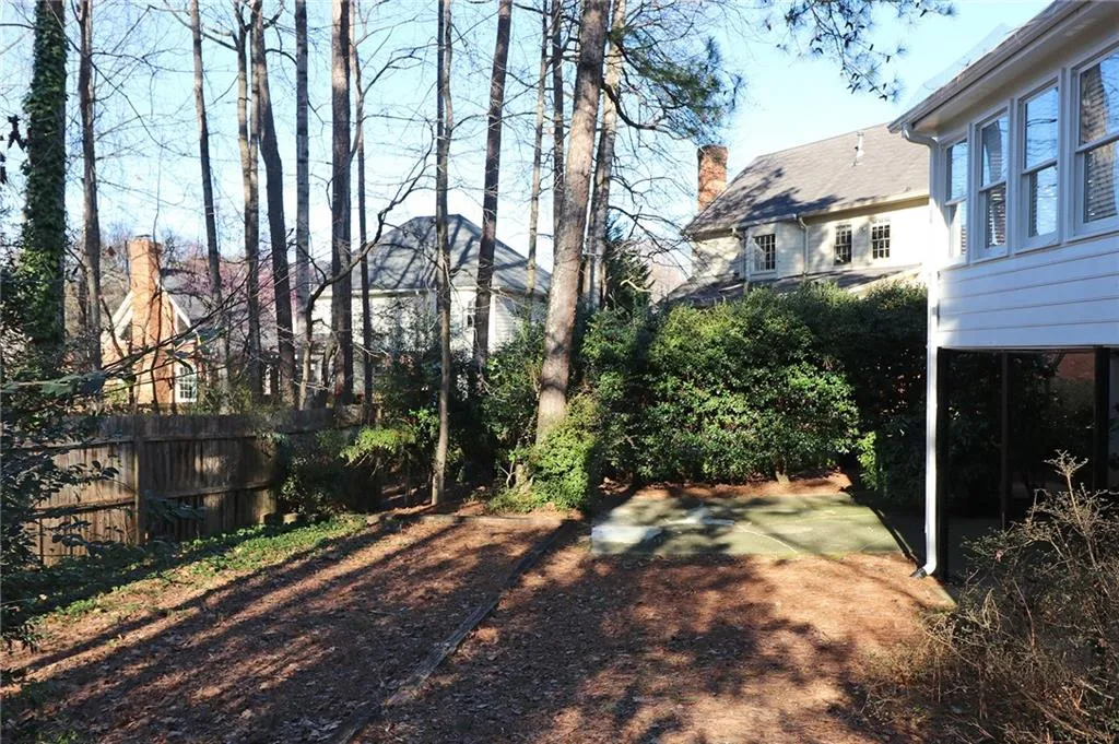 2110 Dunwoody Heritage Drive, Sandy Springs, Georgia 30350, 6 Bedrooms Bedrooms, ,5 BathroomsBathrooms,Residential,Sold,2110 Dunwoody Heritage Drive,6695307