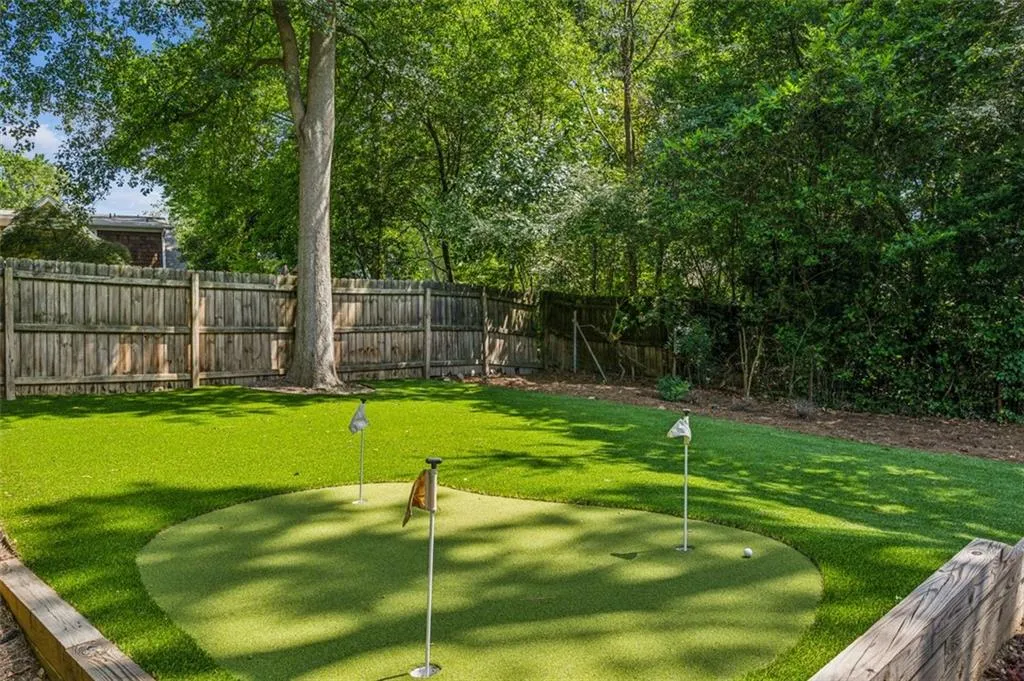 200 Eureka Drive Ne, Atlanta, Georgia 30305, 3 Bedrooms Bedrooms, ,2 BathroomsBathrooms,Residential,For Sale,200 Eureka Drive Ne,7623015