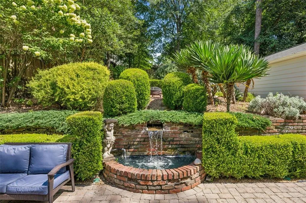 200 Eureka Drive Ne, Atlanta, Georgia 30305, 3 Bedrooms Bedrooms, ,2 BathroomsBathrooms,Residential,For Sale,200 Eureka Drive Ne,7623015