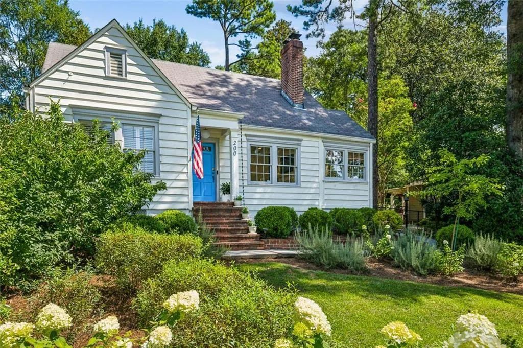 200 Eureka Drive Ne, Atlanta, Georgia 30305, 3 Bedrooms Bedrooms, ,2 BathroomsBathrooms,Residential,For Sale,200 Eureka Drive Ne,7623015