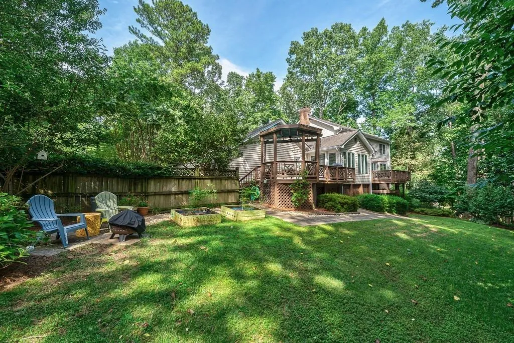 515 Valley Hall Drive, Sandy Springs, Georgia 30350, 5 Bedrooms Bedrooms, ,3 BathroomsBathrooms,Residential,Sold,515 Valley Hall Drive,7090212