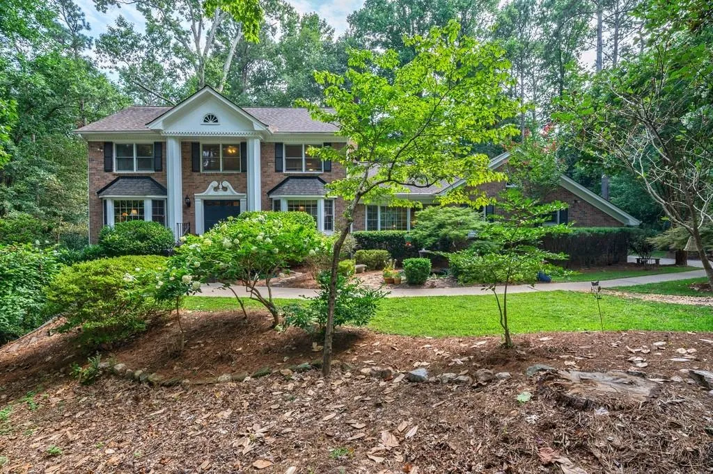 515 Valley Hall Drive, Sandy Springs, Georgia 30350, 5 Bedrooms Bedrooms, ,3 BathroomsBathrooms,Residential,Sold,515 Valley Hall Drive,7090212